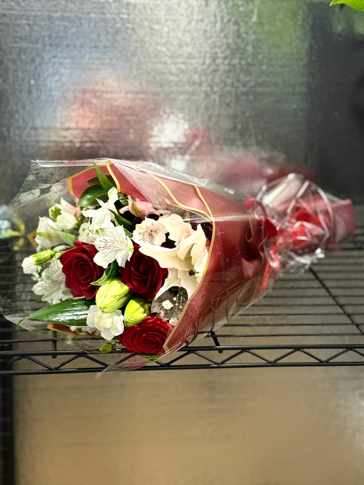 Small Mixed Bouquet